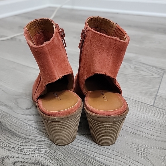 Lucky Brand Womens Rust Orange Suede Leather Heel Sandals Size 37.5/Us 7 M EUC - Picture 4 of 8